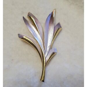 Vintage Unsigned KRAMER Brushed Mauve Pink Gold Tone Leaf Feather Brooch ~3"